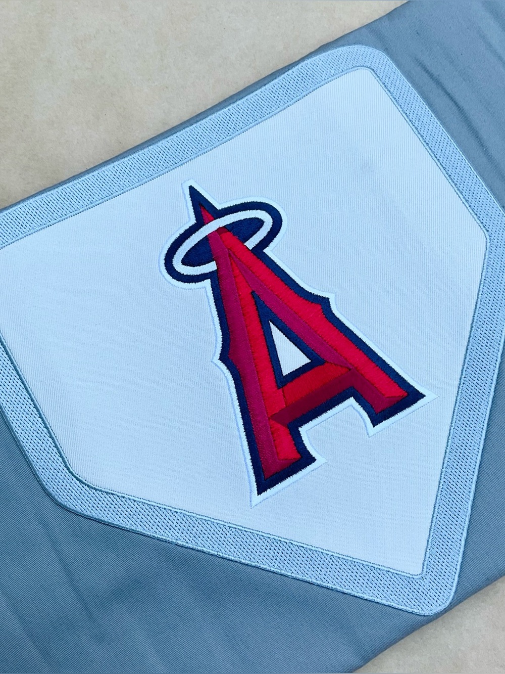 PB Teen .• MLB Anaheim Angels Baseball Patch Standard Pillowcase Sham